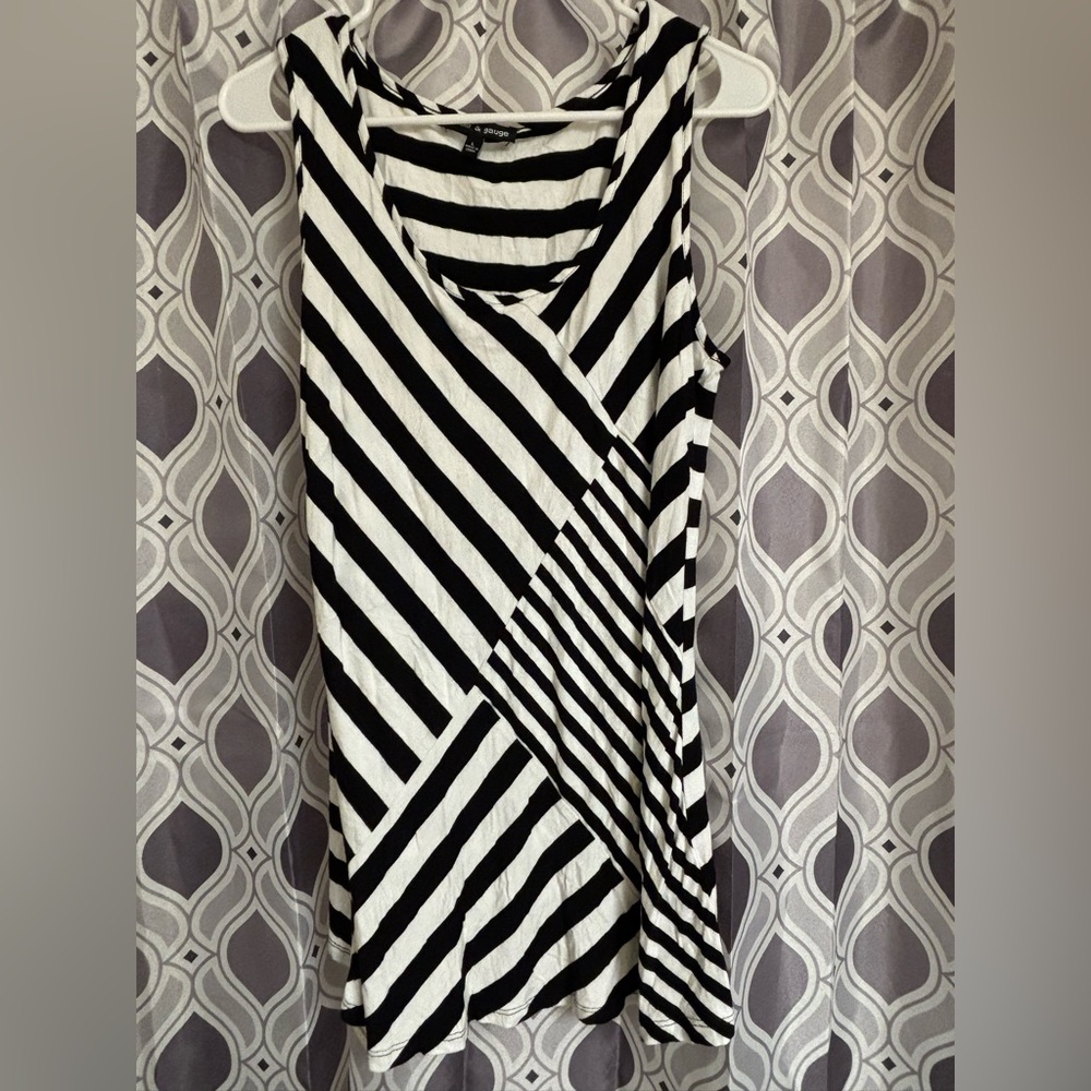 Cute black & white Tank!